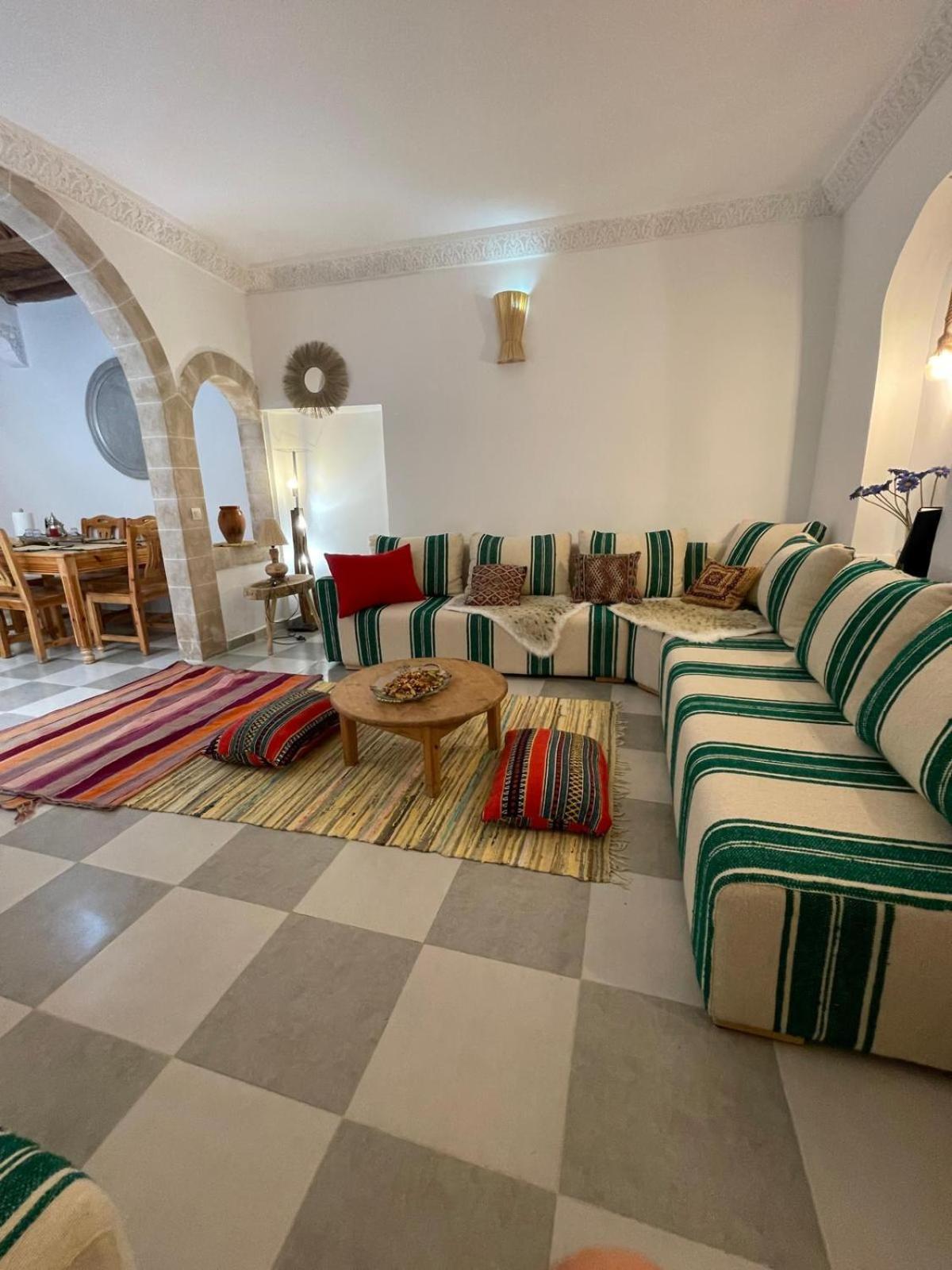 Les Terrasses Suites Home - Yoga Studio Эс-Сувейра Экстерьер фото